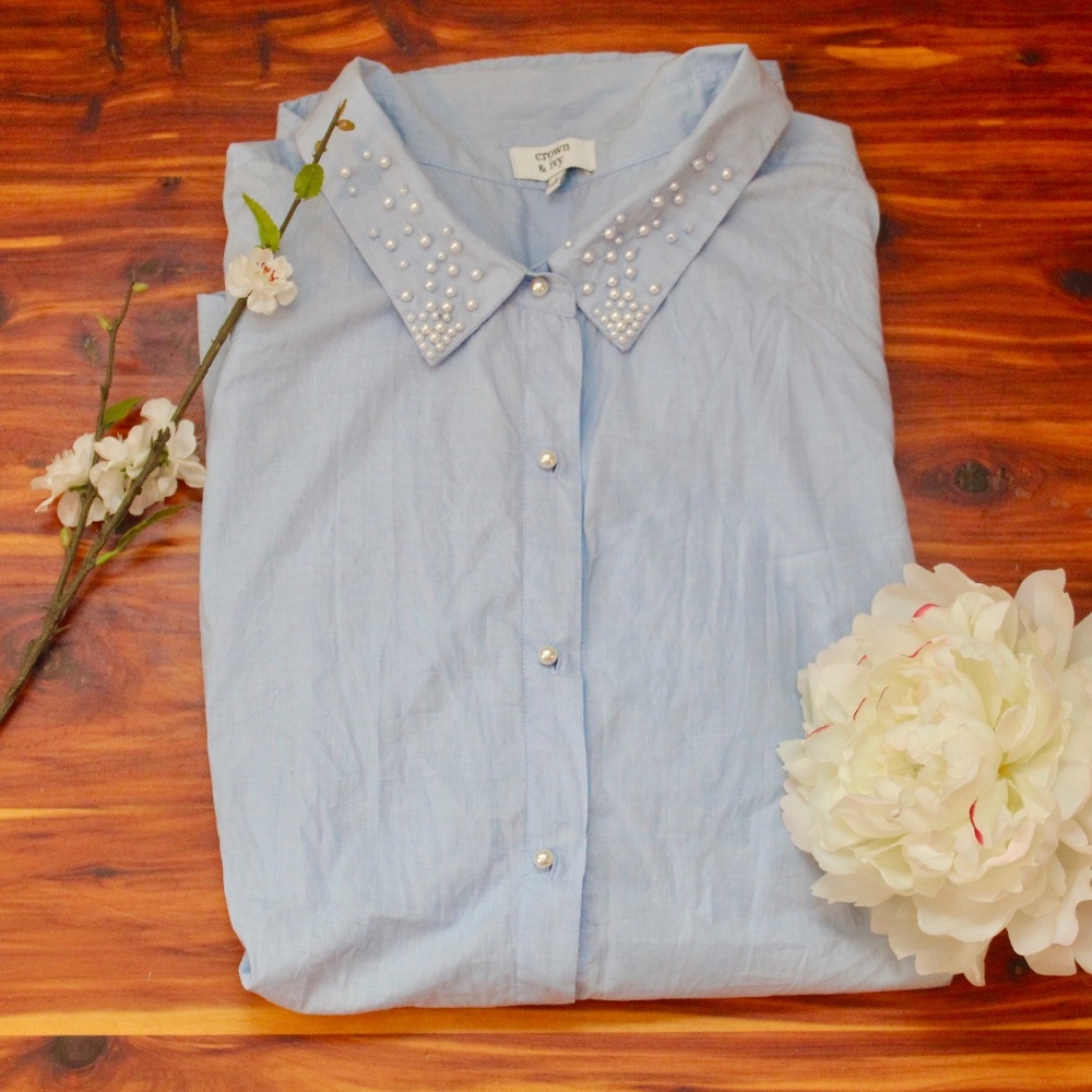 Blue button down with pearls, size Large